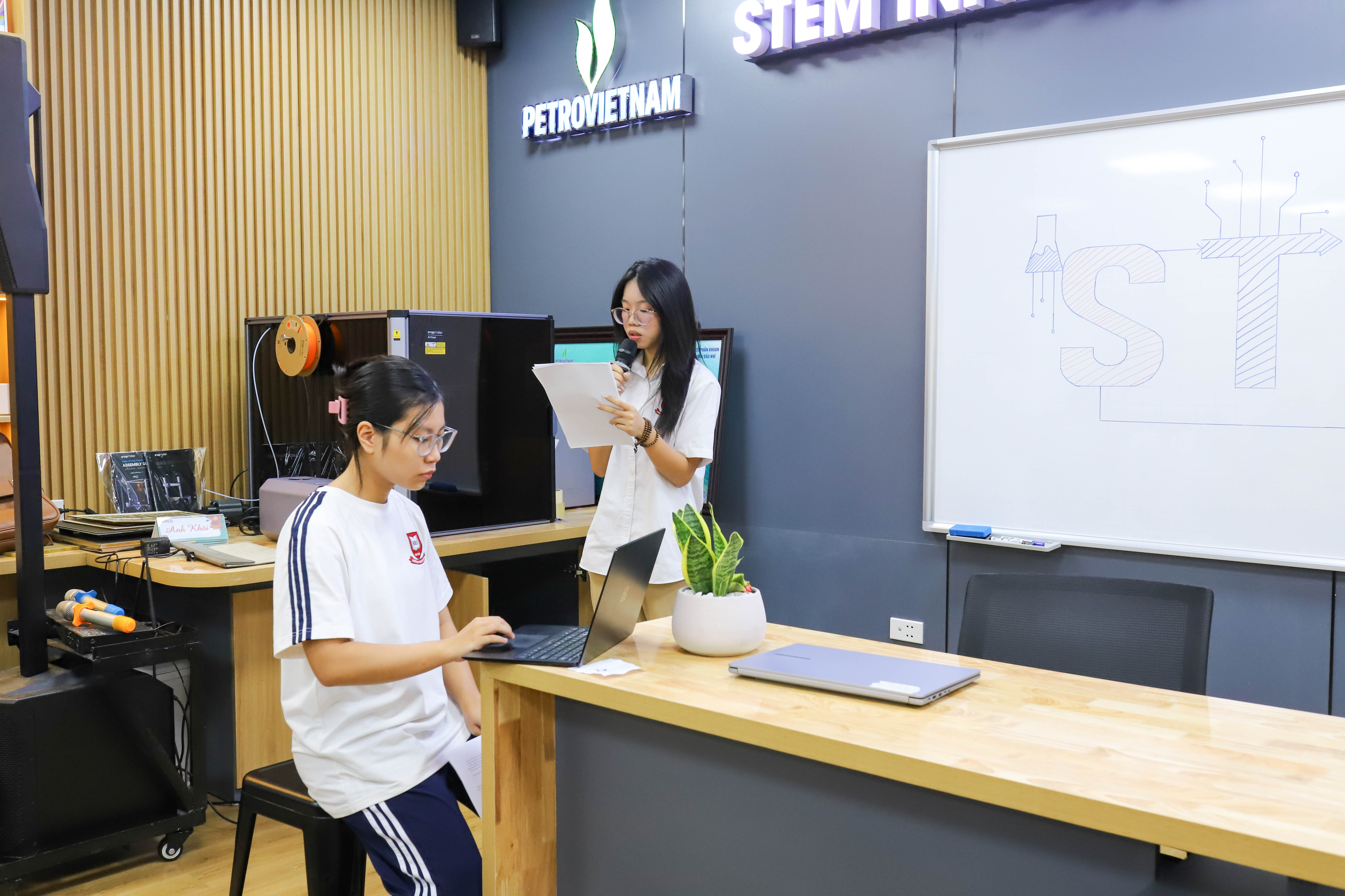 Dấu ấn lịch sử HES 5