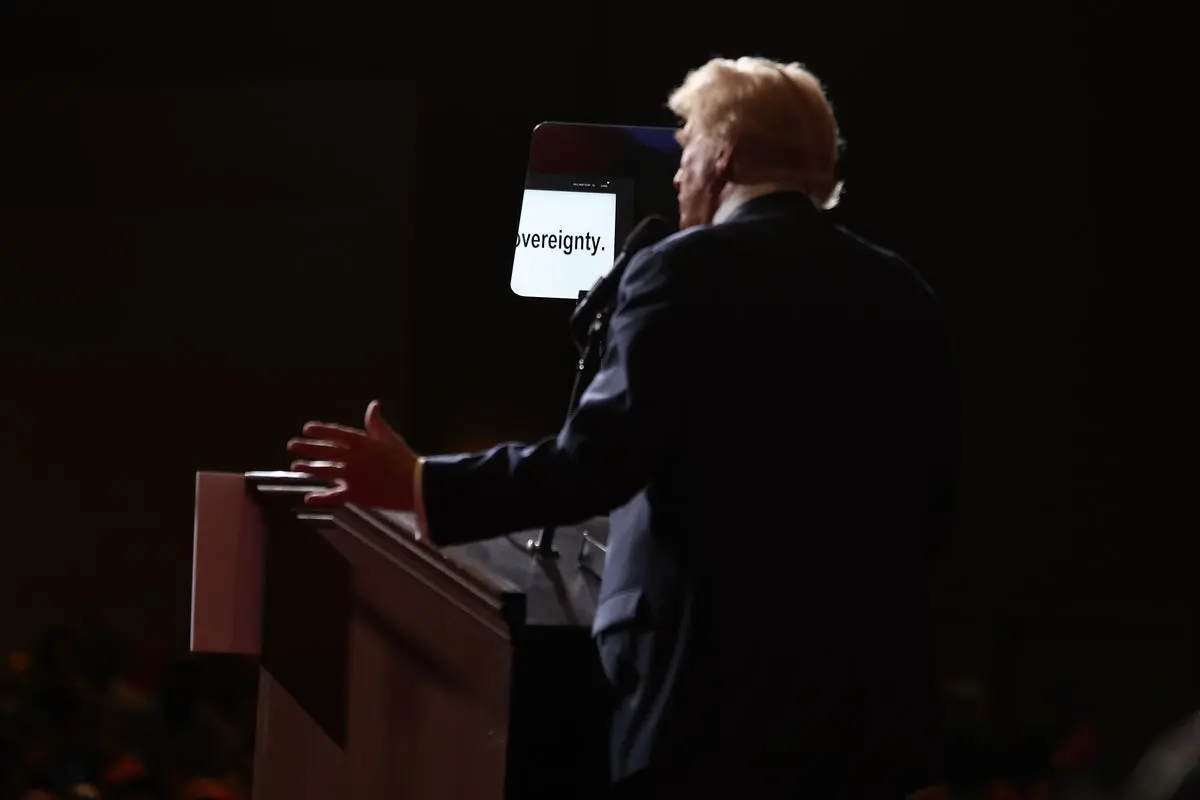 White House Teleprompter Operator Wagers on Trump Speeches