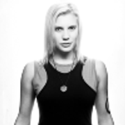 Katee-Sackhoff-03