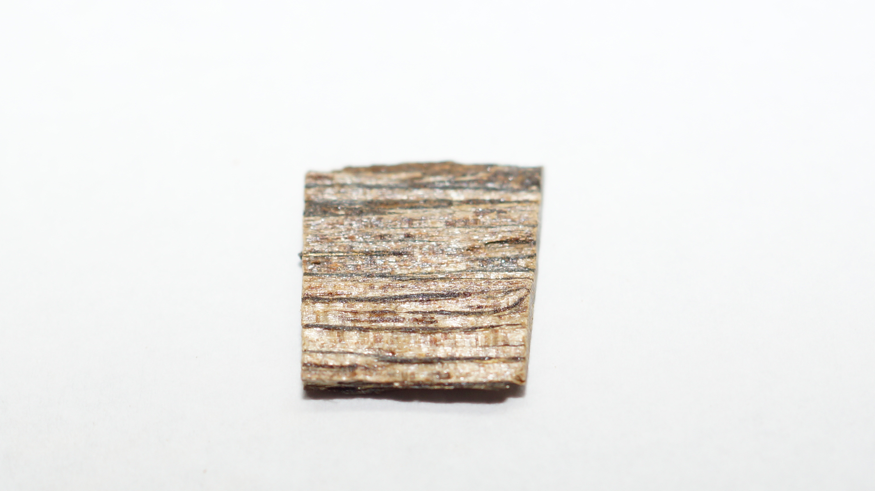 [Ouddict.com] Oud Wood