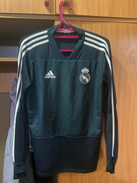 real-madrid-18-top-train.jpg