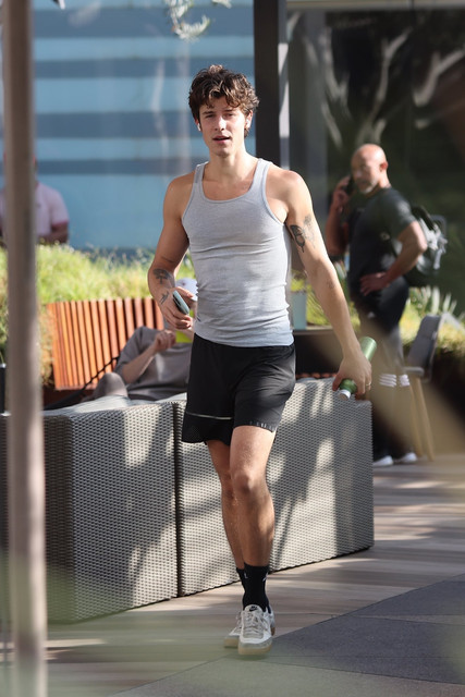 Shawn-Mendes-Oct-2022-5