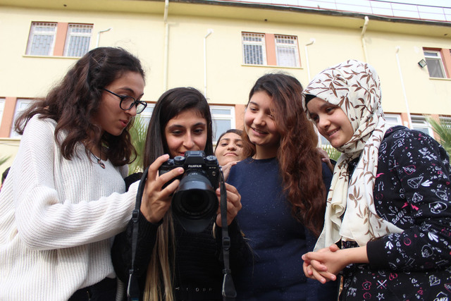 ANTALYA-POLSNDEN-TME-ENGELL-RENCLERE-FOTORAFILIK-ETM