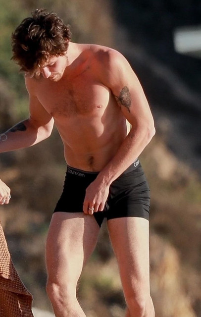 Shawn-Mendes-Nov-2023-3