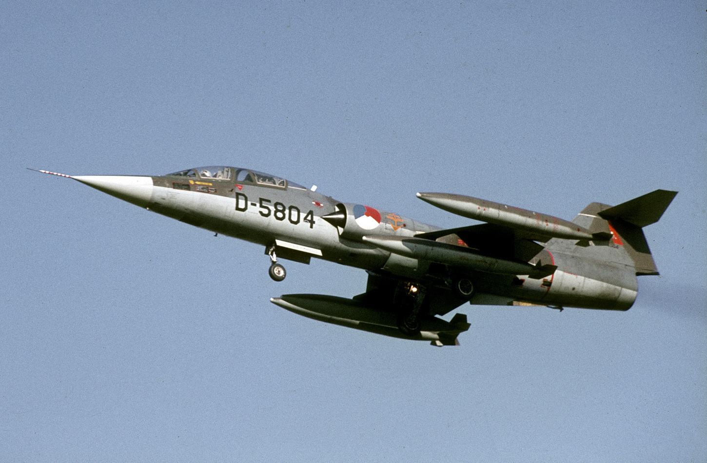 5804-0698216.jpg