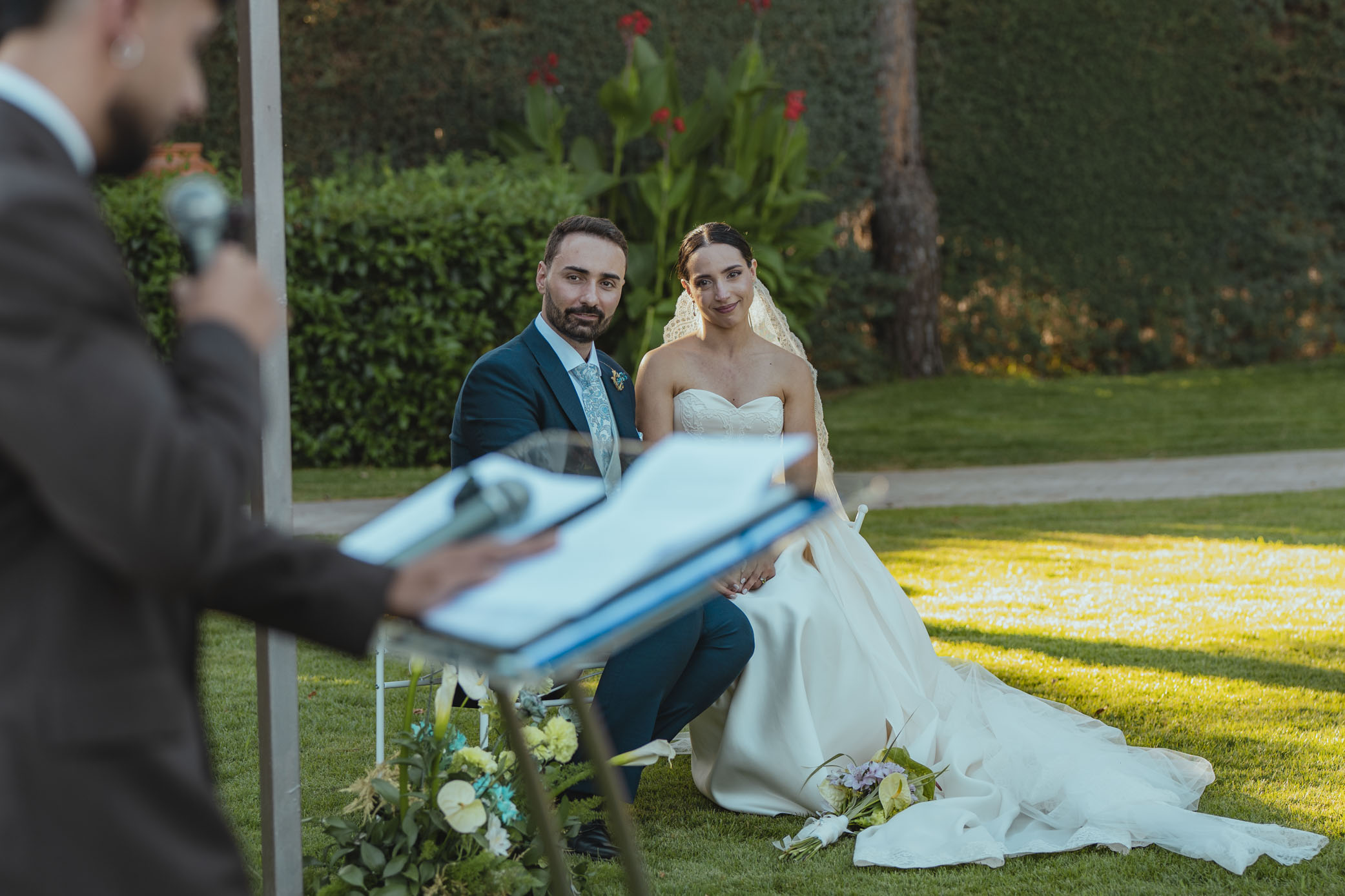 Ritual de la arena en una fotografía de boda documental cerca de Madrid