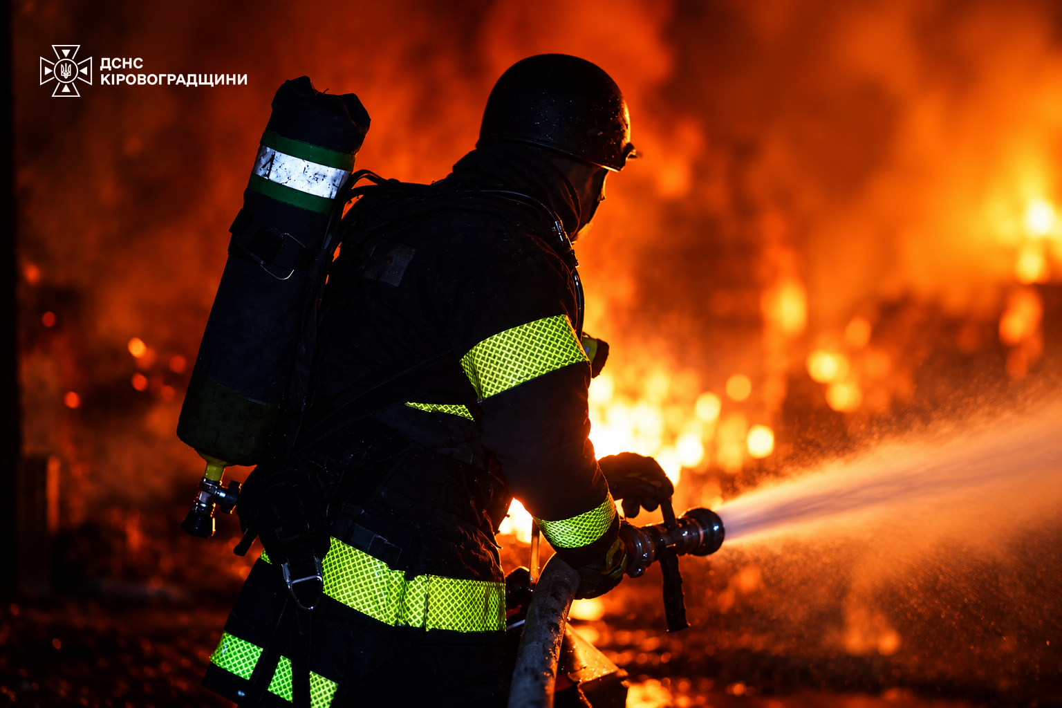Після ворожої атаки 5 жовтня на Кіровоградщині сталася пожежа Перша електронна газета Новини війни