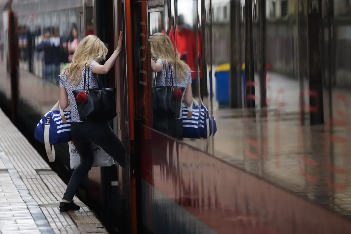 Trenurile Soarelui 2026 asigură legături directe spre litoral din toate regiunile țării