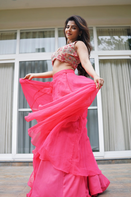 Iswarya Menon (2)
