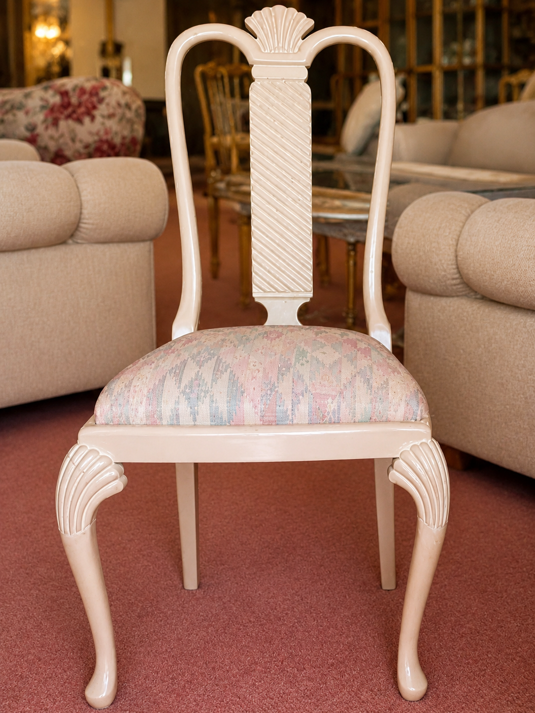 Queen Anne Shell-Carved Dining Chair – Cream