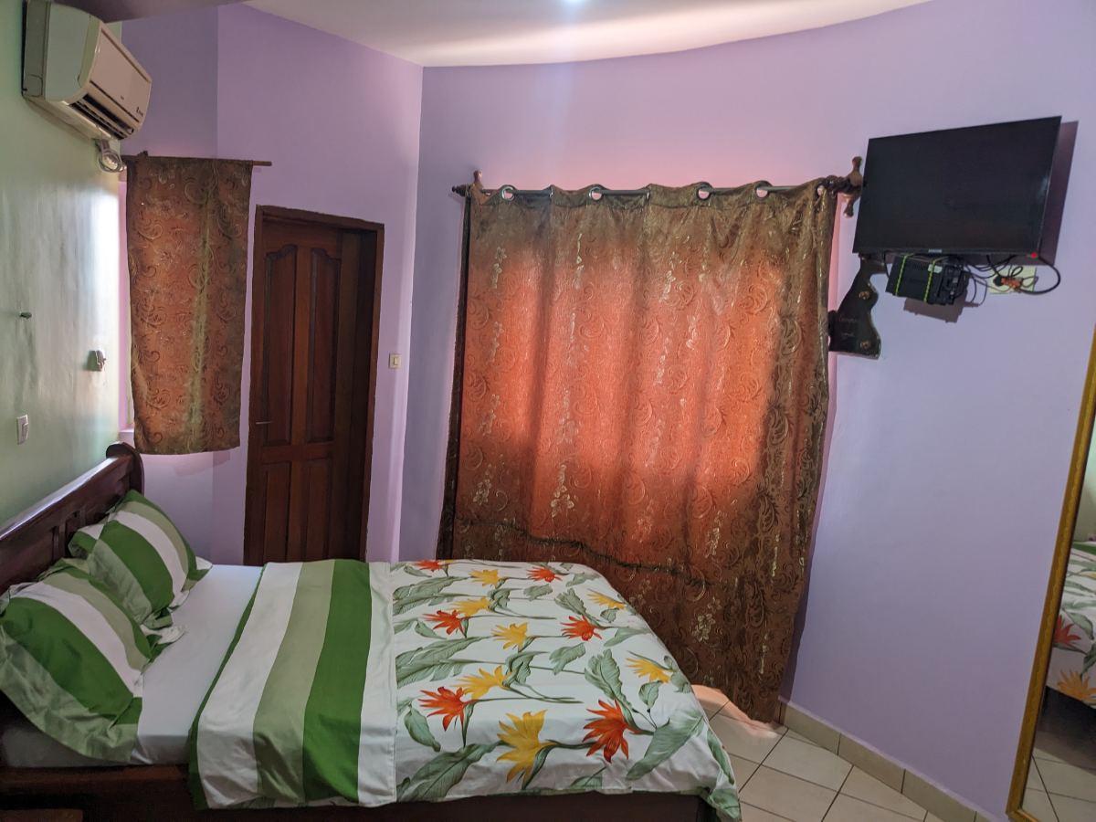 Chambre meublée à louer à Yaoundé - 18000 FCFA/Jour