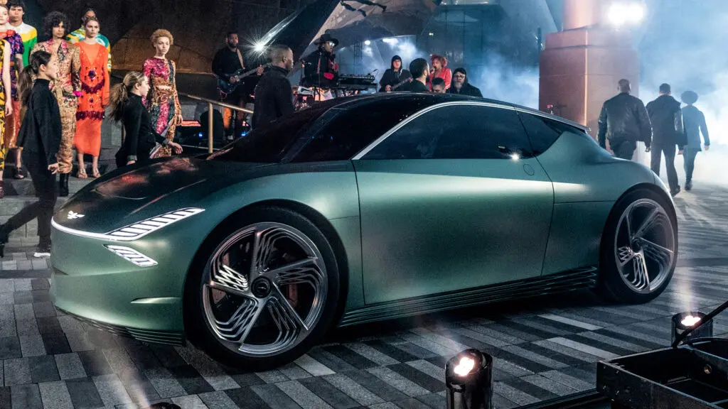 Genesis explorează noi orizonturi: de la mașini electrice mici la supercaruri V8