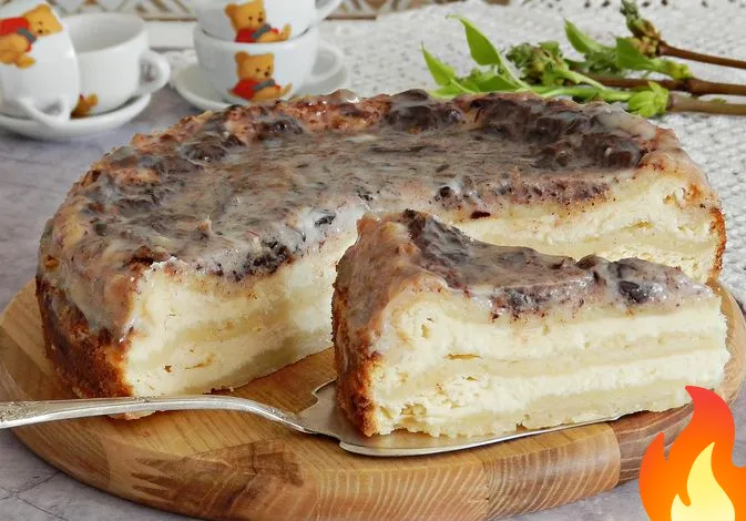 Постер Королевская ватрушка с заливкой из сгущенки и шоколада