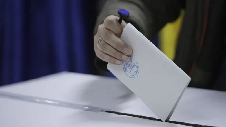 40% dintre români susțin alegeri anticipate pentru ieșirea din criză
