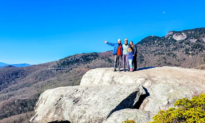 Vizitând Muntele Bunicului şi Cascada Linville din Boone