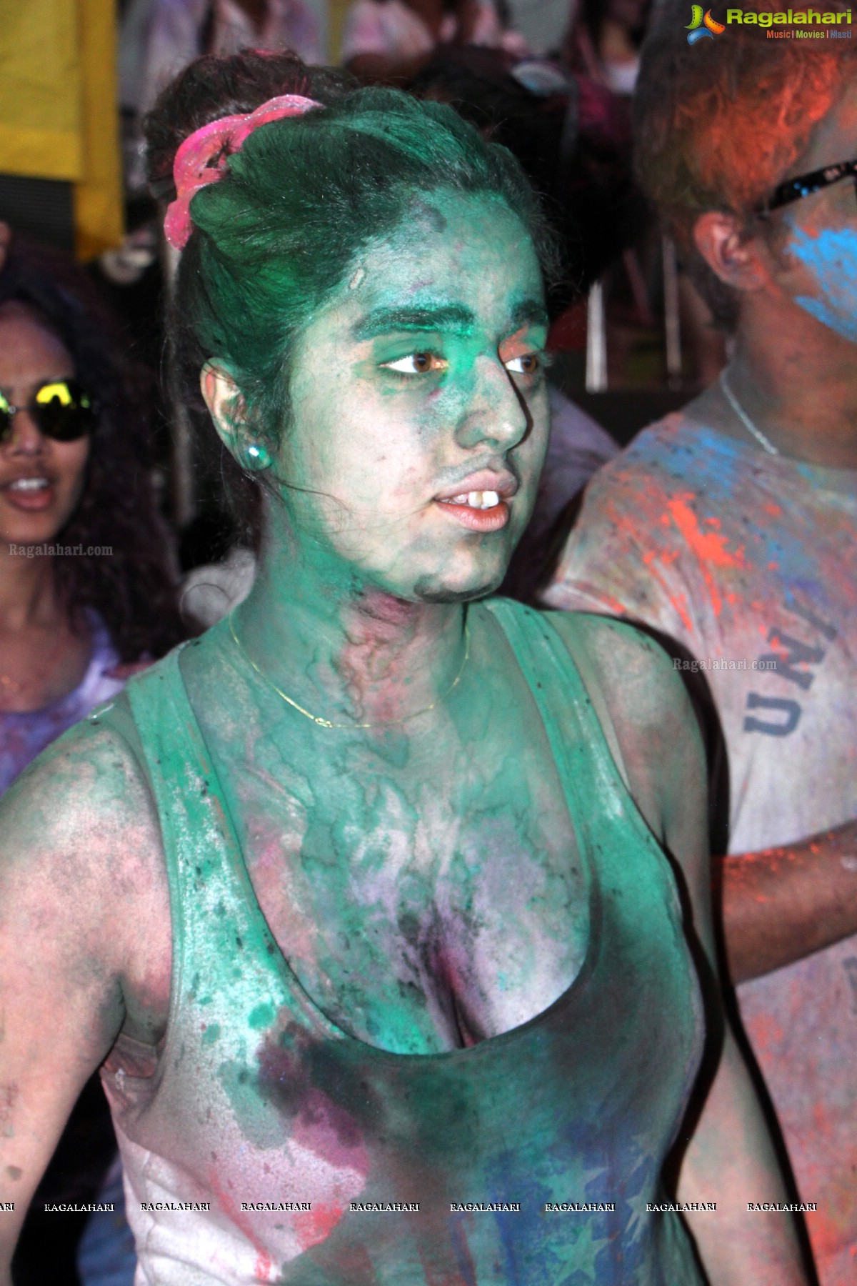 [Image: pitars-holi-celebrations-hyderabad31.jpg]