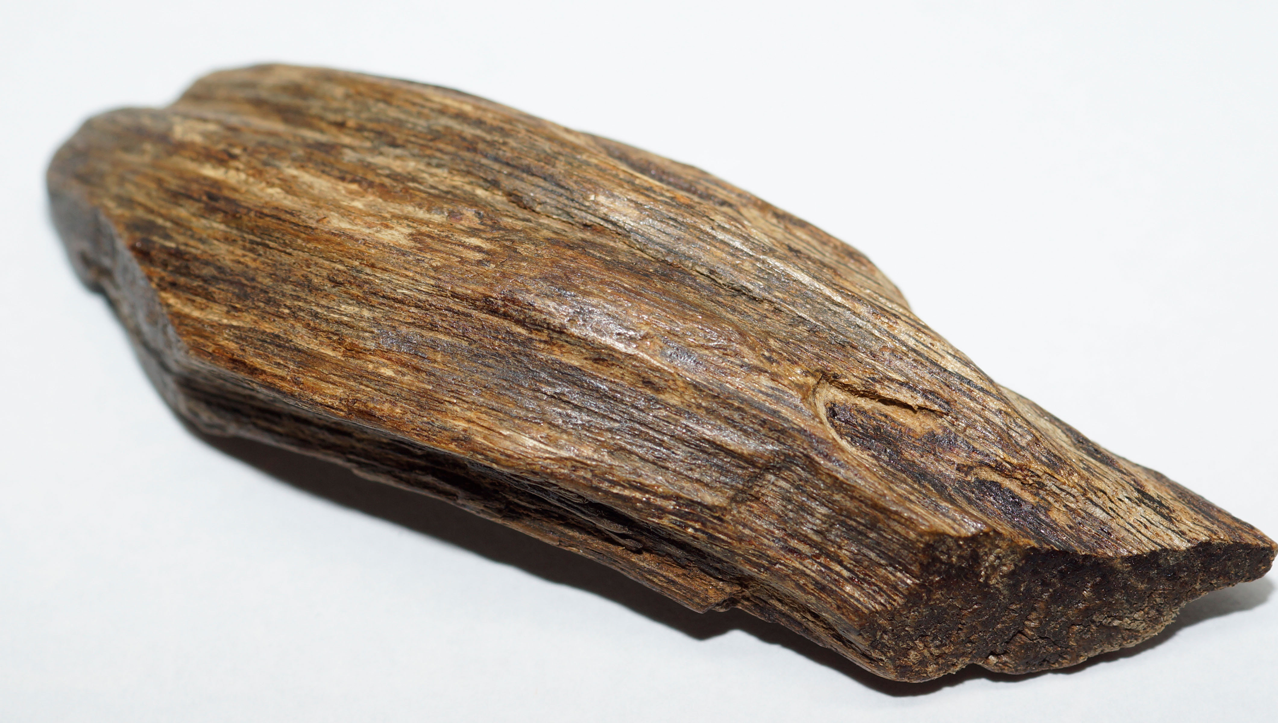 [Ouddict.com] Oud Wood