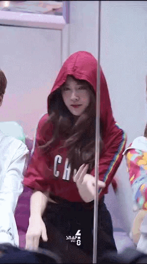 bnk48-aom-bnk48.gif