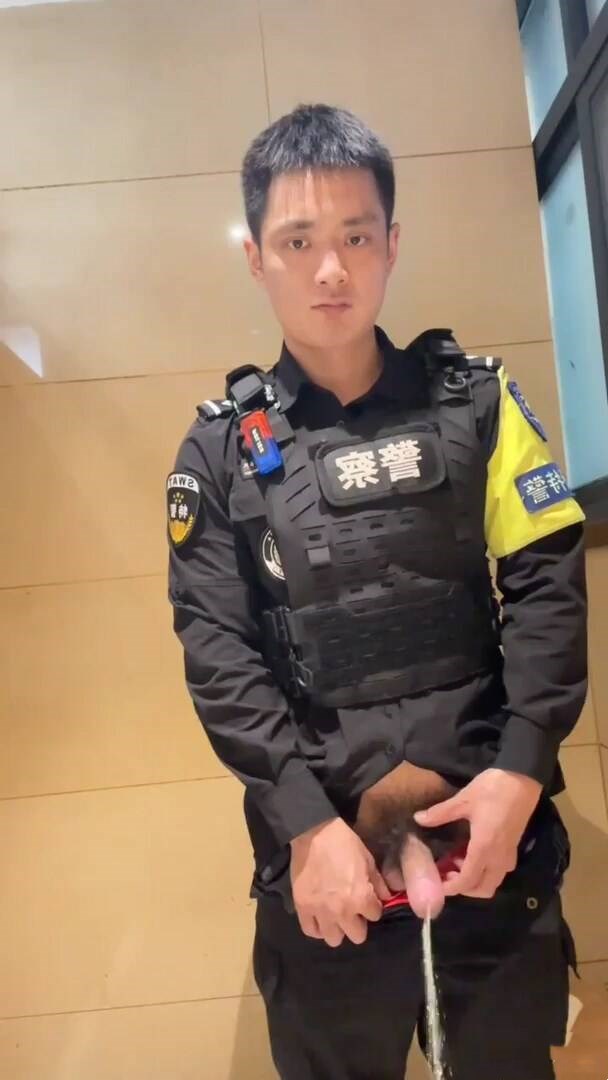jj512 骚气的制服诱惑懂得都懂.jpg
