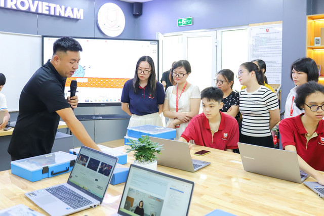 Tap huan chuyen mon STEM 15.jpg