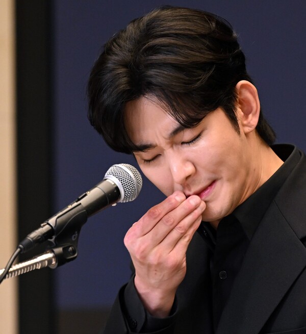 김수현 소속사 '골드메달리스트' 경영진 교체... '김수현 사태' 분쟁 미결 상태서 대표 이탈