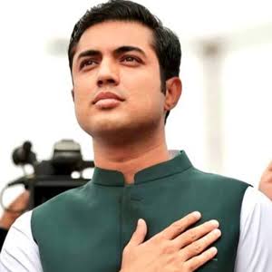 Iqrar ul Hassan, founder of the Awam Raaj Tehreek and Pakistani television host, was reportedly detained in Lahore, according to accounts attributed to his family.