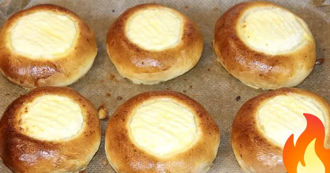 Постер Румяные ватрушки с творогом