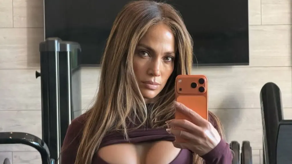 Jennifer Lopez's Daredevil Dressing Continues