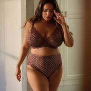Kelly Upscale (137)