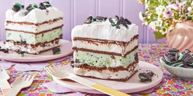 Easy Ice Cream Cake Recipe Perfect for Summer Gatherings