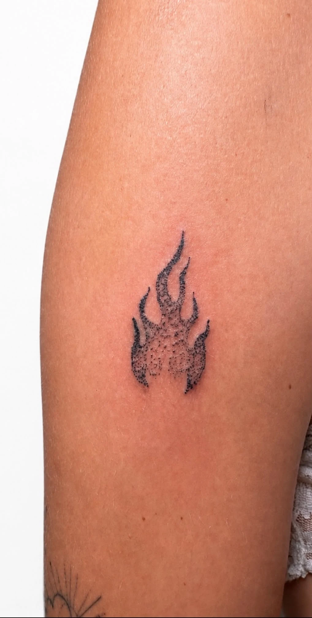Detail aus dem Tattoo-Prozess von Flocka