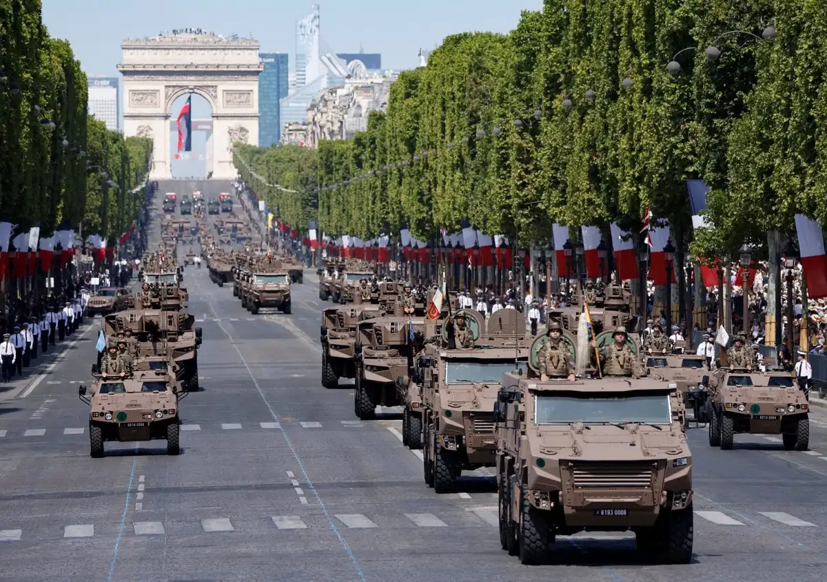 Ireland Becomes French Military Protectorate
