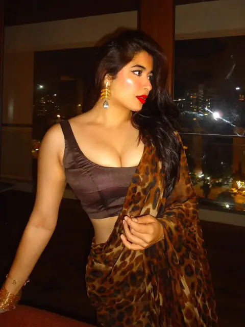 nikita sharma v0 e7d9ucop4m6h1.webp
