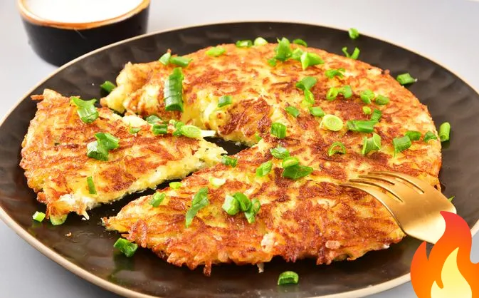 Фото Большой драник с начинкой из плавленого сыра и зелени