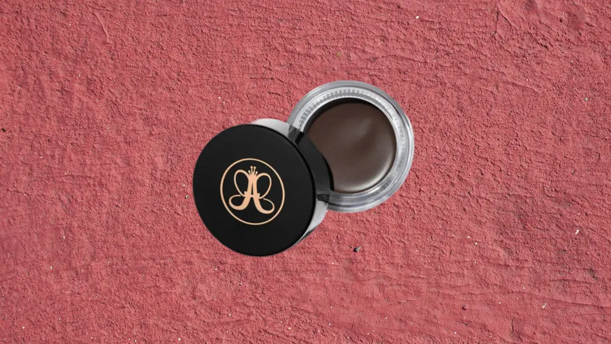 90s and 00s Makeup Returns with Iconic Brow Product