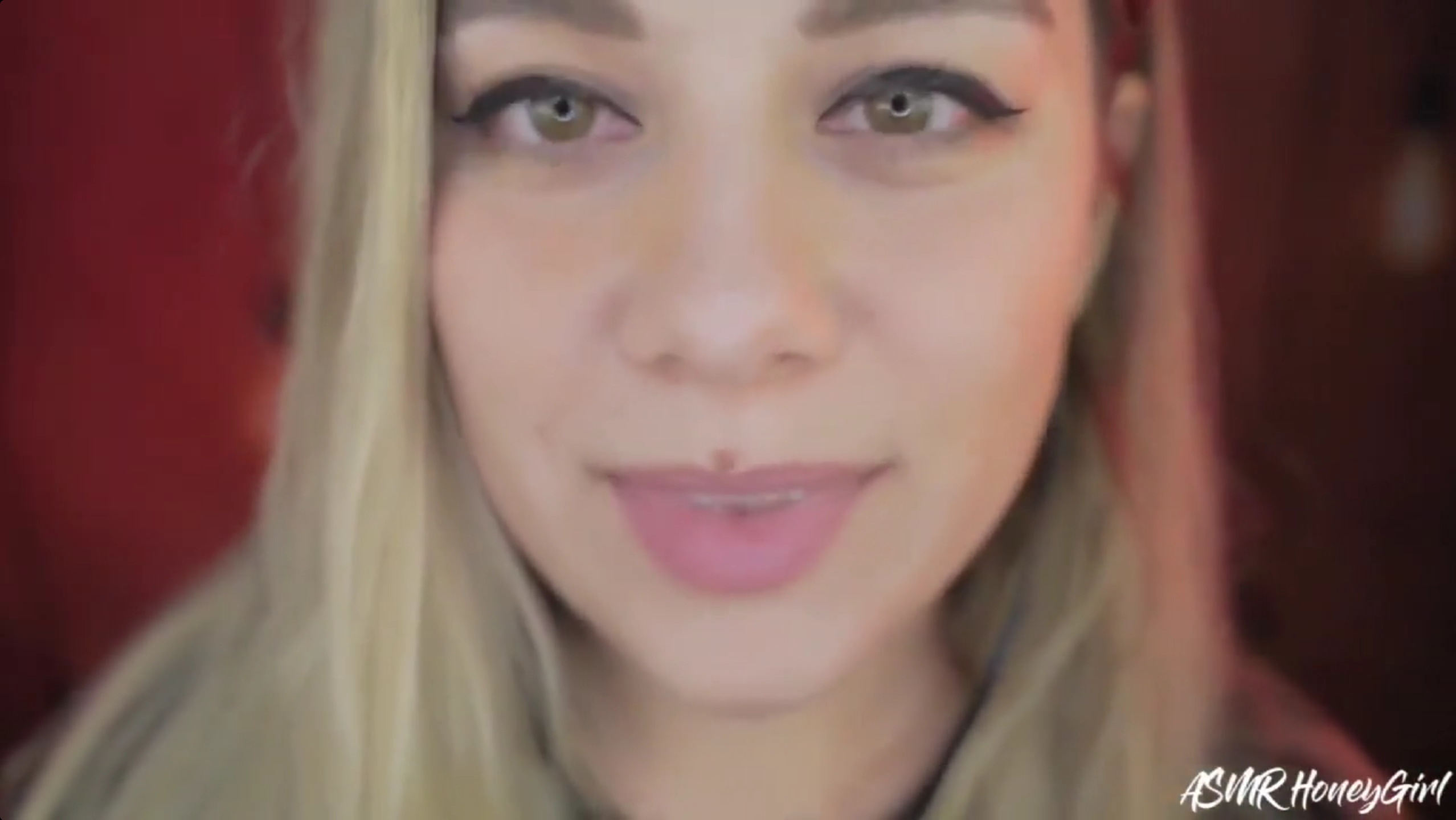 Kisses ASMR [ HoneyGirl ]