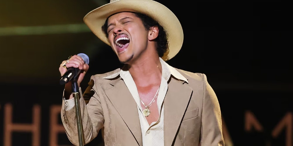 Bruno Mars Tops Billboard 200 with Album
