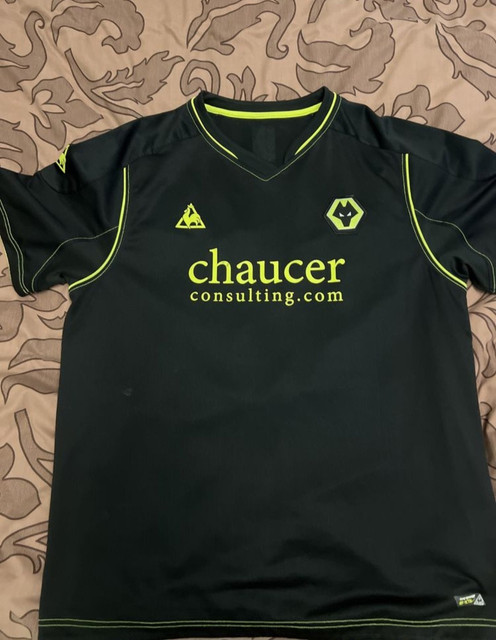 wolves-08-away