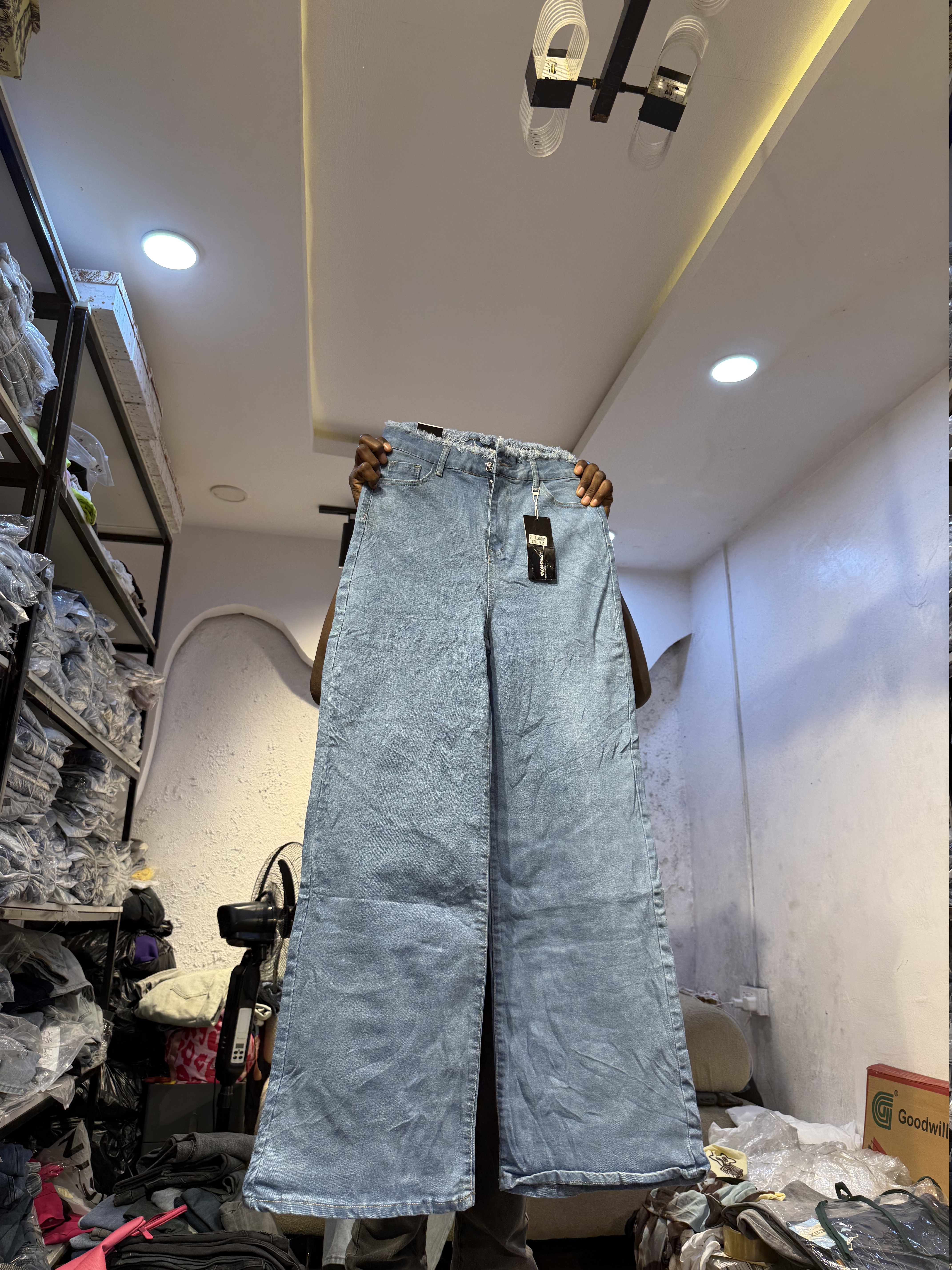 Waist 32