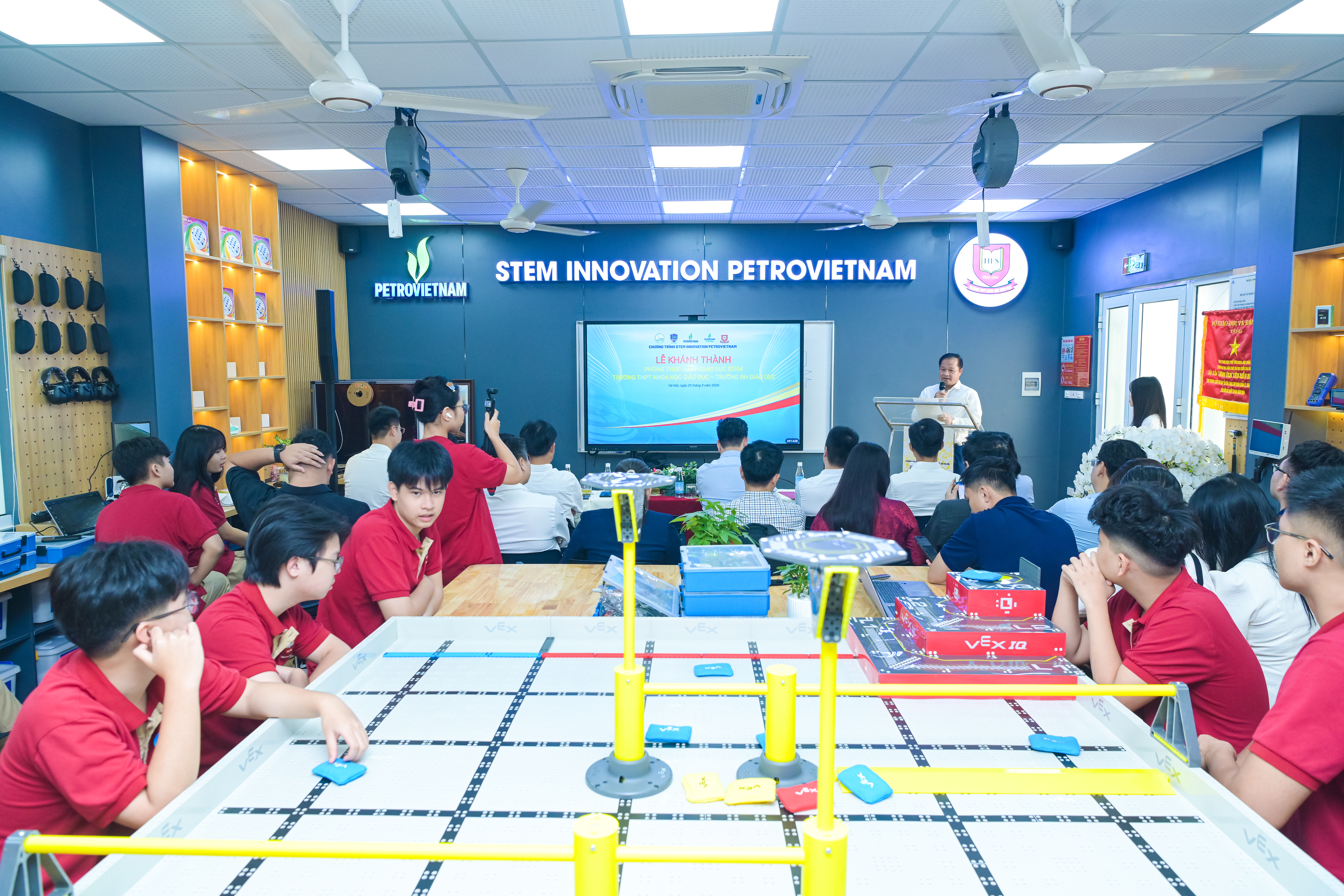Lễ khánh thành phòng STEM HES 5