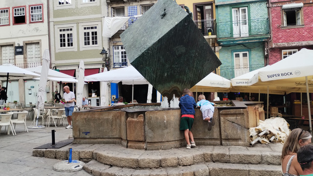 Fonte do Cubo Cubo da Ribeira.jpg