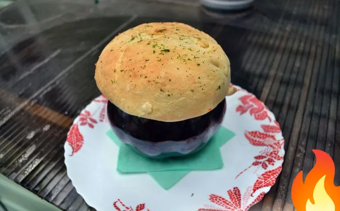 Постер Жаркое из свинины с овощами, в горшочке, с пампушкой