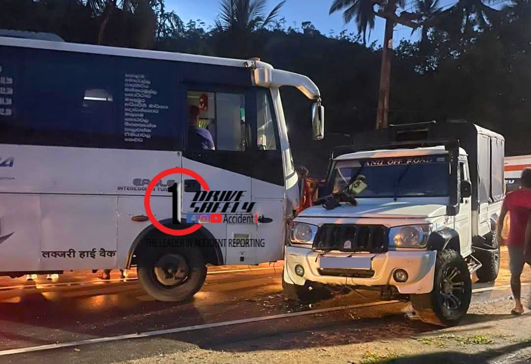 A bus collided with a bolero at Matugama's Peragashandiya area