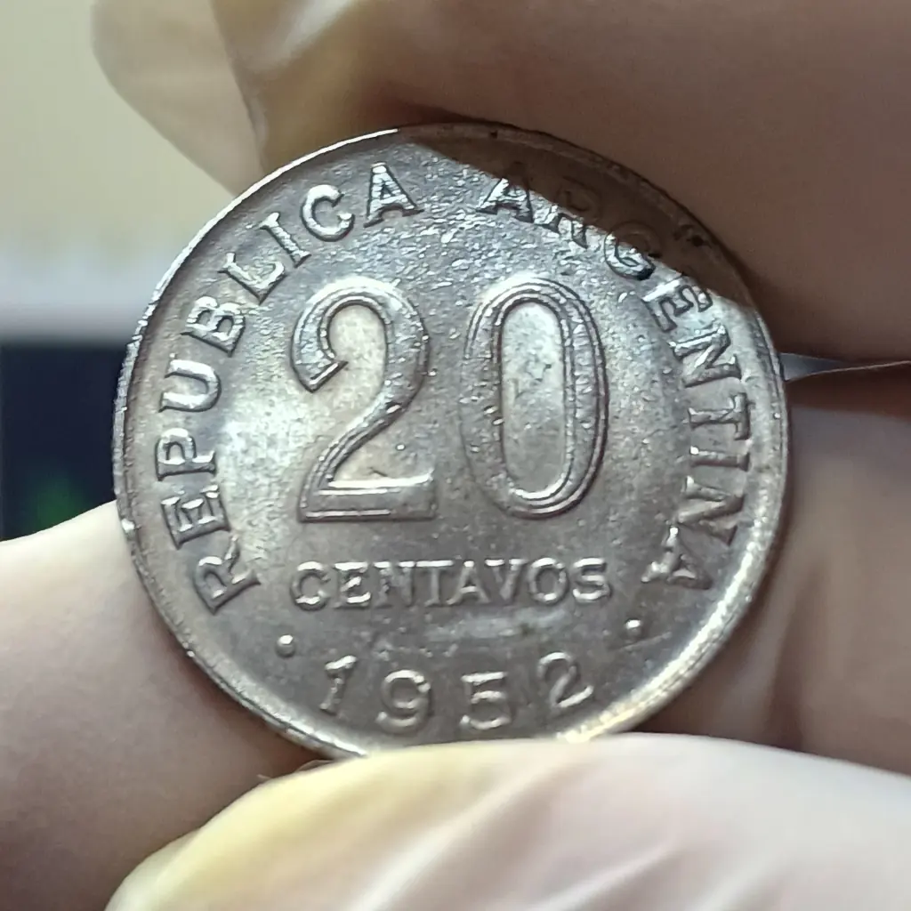 Moeda da Argentina 20 Centavos 1952 Cuproníquel (Não Magnética) MBC+ | KM# 48 - Foto 3