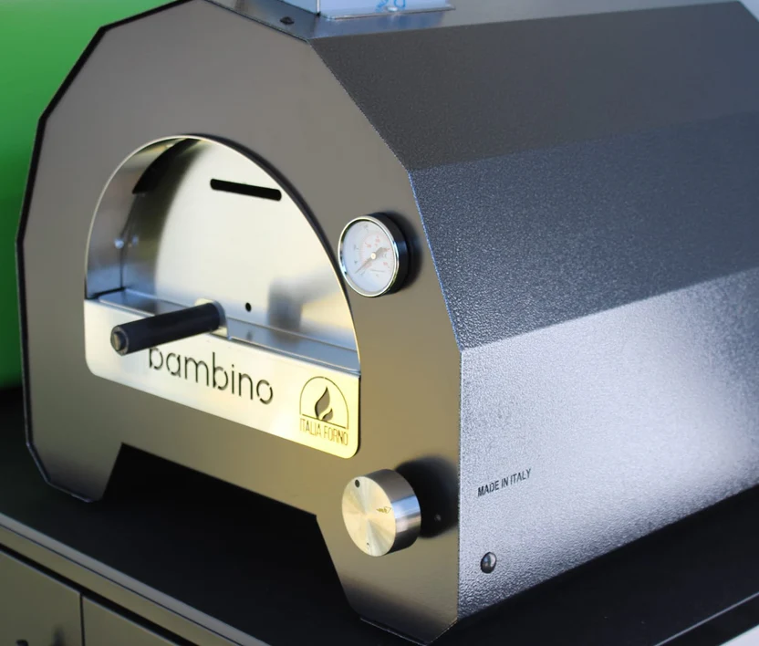 ItaliaForno Bambino outdoor setup