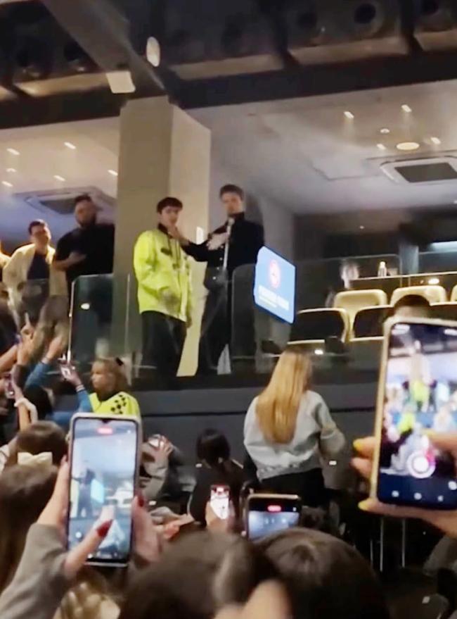 Payne interactuó con los fanáticos mientras estaba en el concierto.Nazarena La Rooca/ Cuentos