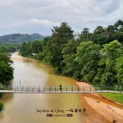 Kolong Pahat Hanging Bridge2