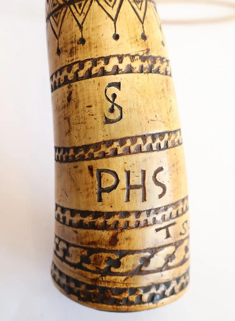 Powder horn 2
