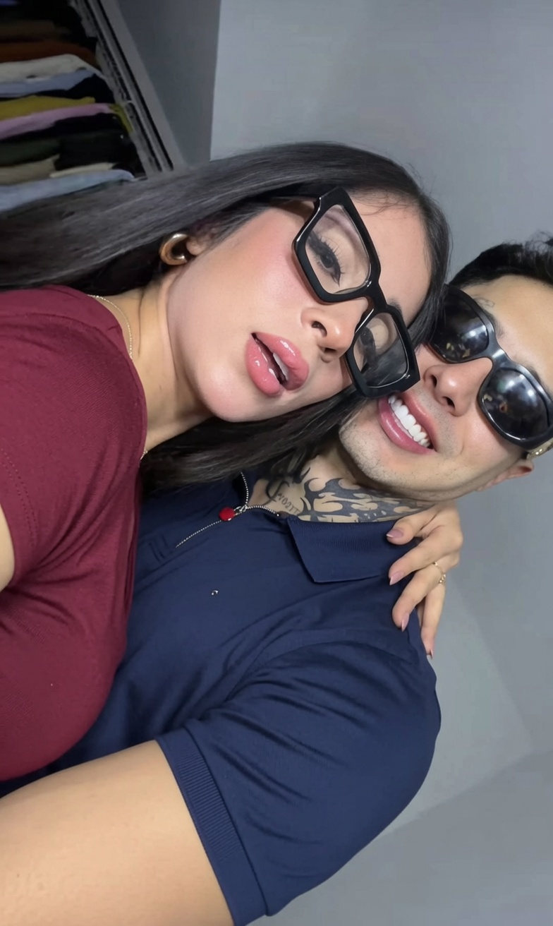  Katy Cardona y Naim Darrechi 
