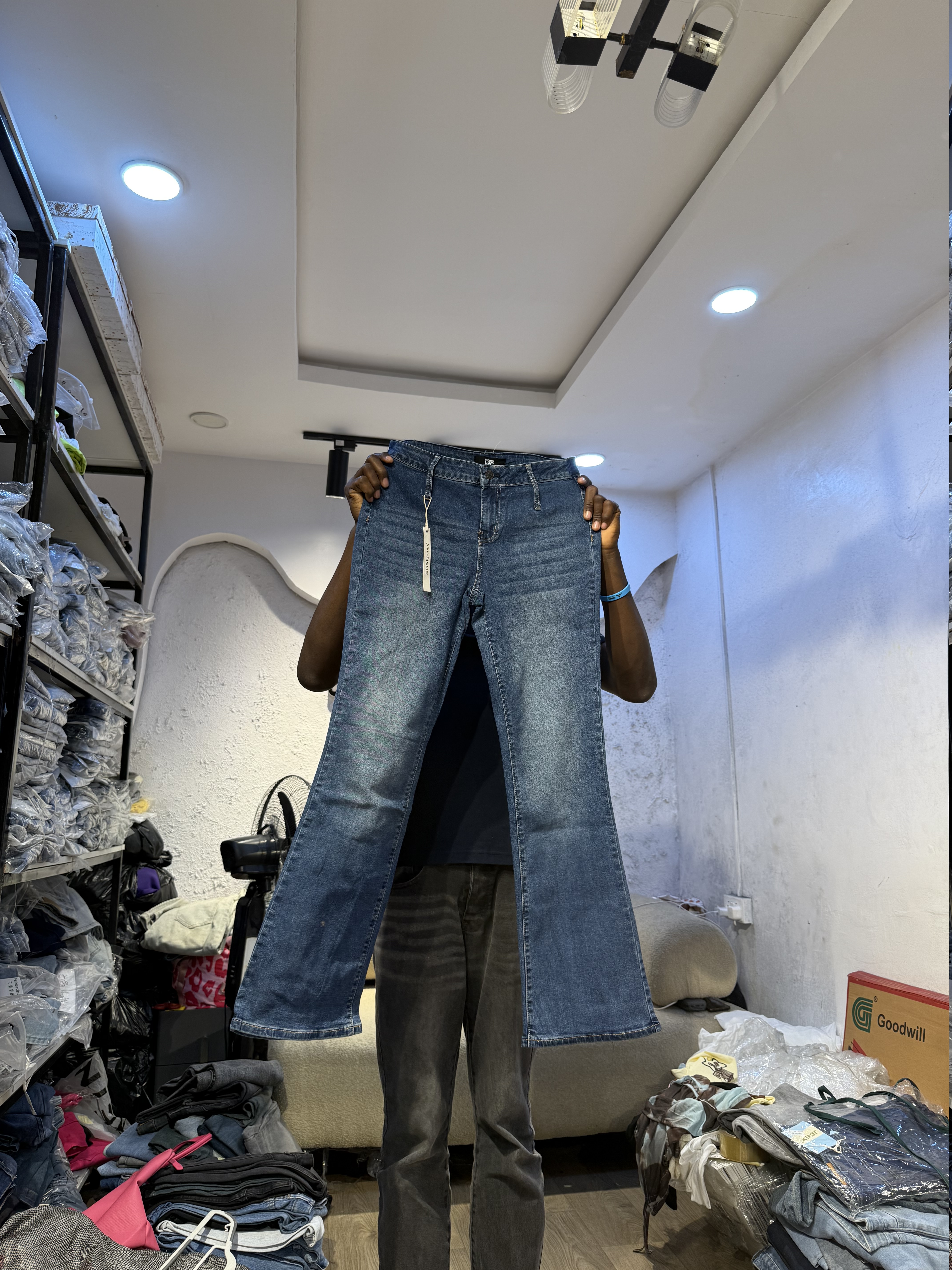 Waist 32